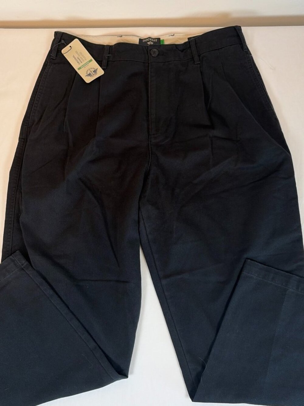 NWT Dockers High Taper Pleated Pants Men's 32 Black